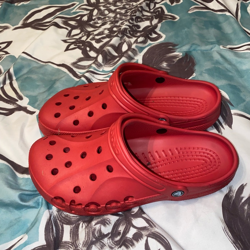 red men’s crocs